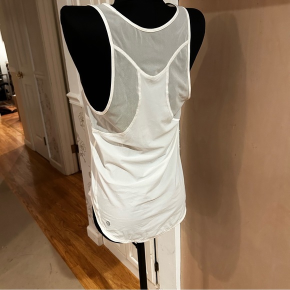 lululemon athletica Tops - Lululemon lightweight sports tank top white longer length 6 EUC KRN